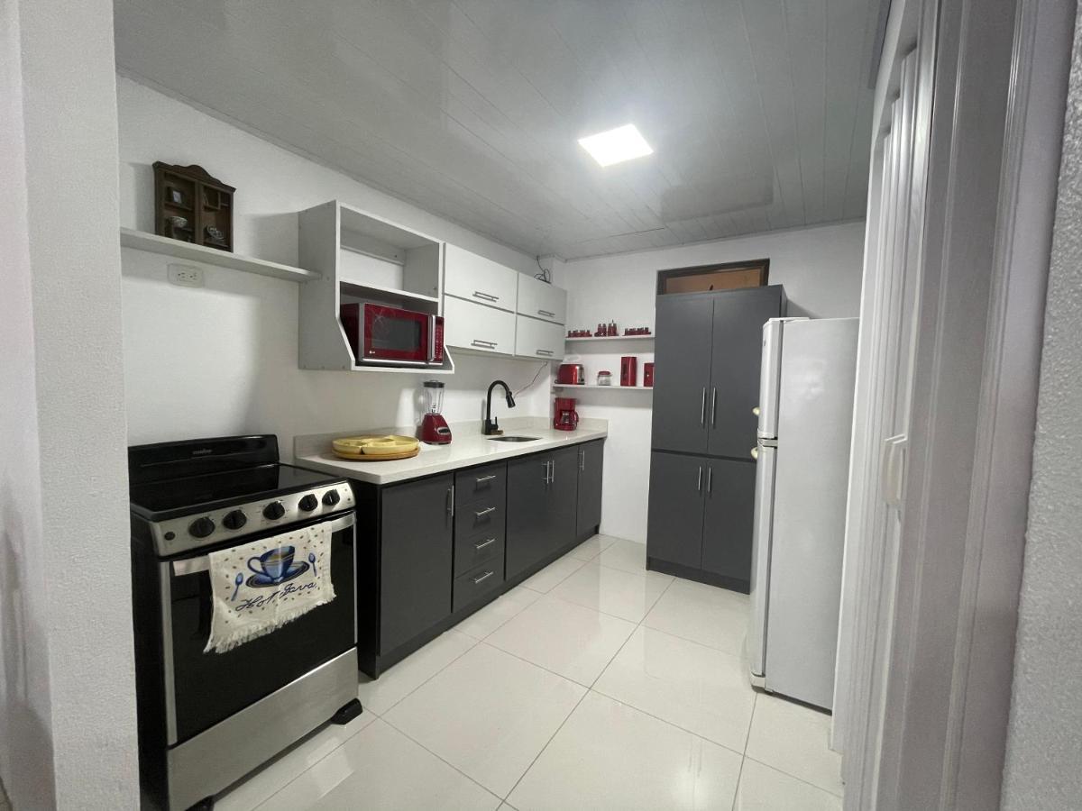 Alicia'S Place 10 Min From Airport Apartment Alajuela Exterior photo